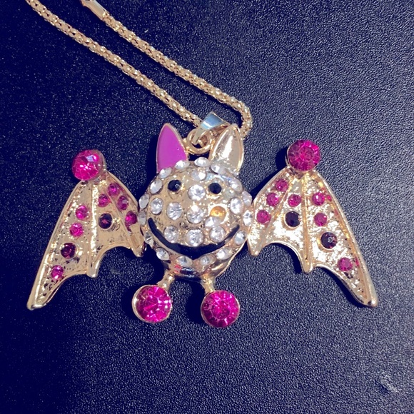Bat Necklace NEW - Picture 3 of 7